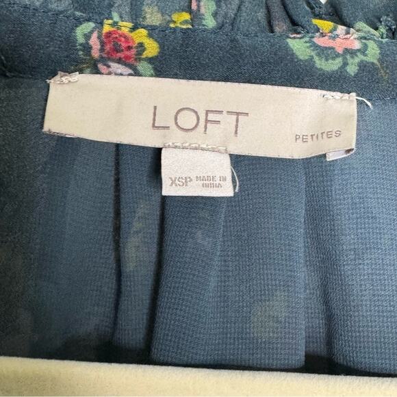 LOFT Bell Sleeve Blouse with Mandarin Collar Floral Print Chiffon XSP to Small - Picture 9 of 12
